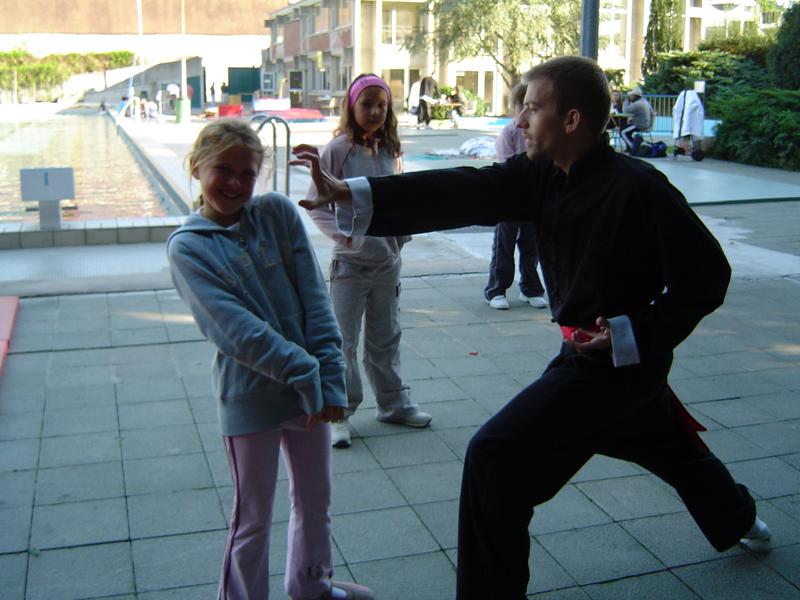 2005_init_105.jpg